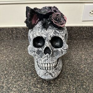 Halloween Moonlight Manor Resin Flower Lace Butterfly Skull